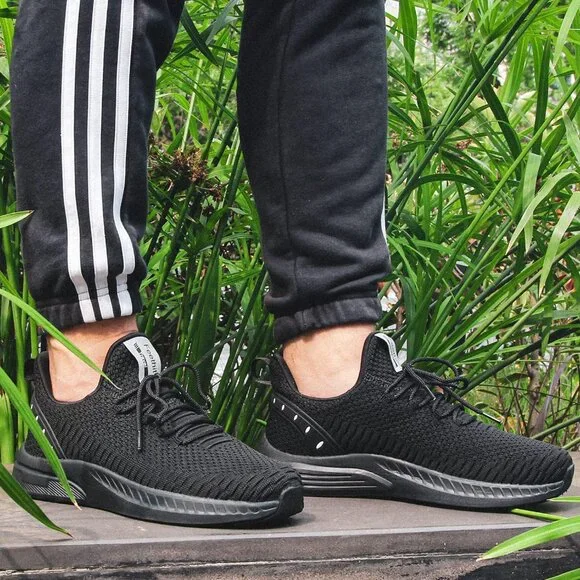 Men's Black Tennis Running Lightweight Breathable Mesh Fashion Sneakers